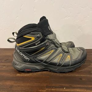 Salomon X Ultra men’s hiking boots. Size 10